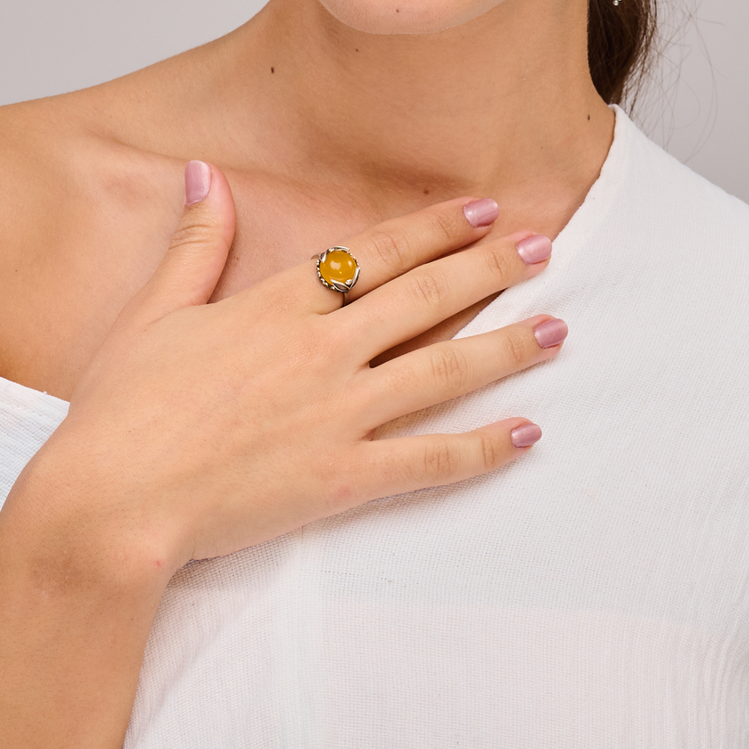 טבעת כסף בשלוב אבן אגת צהובה