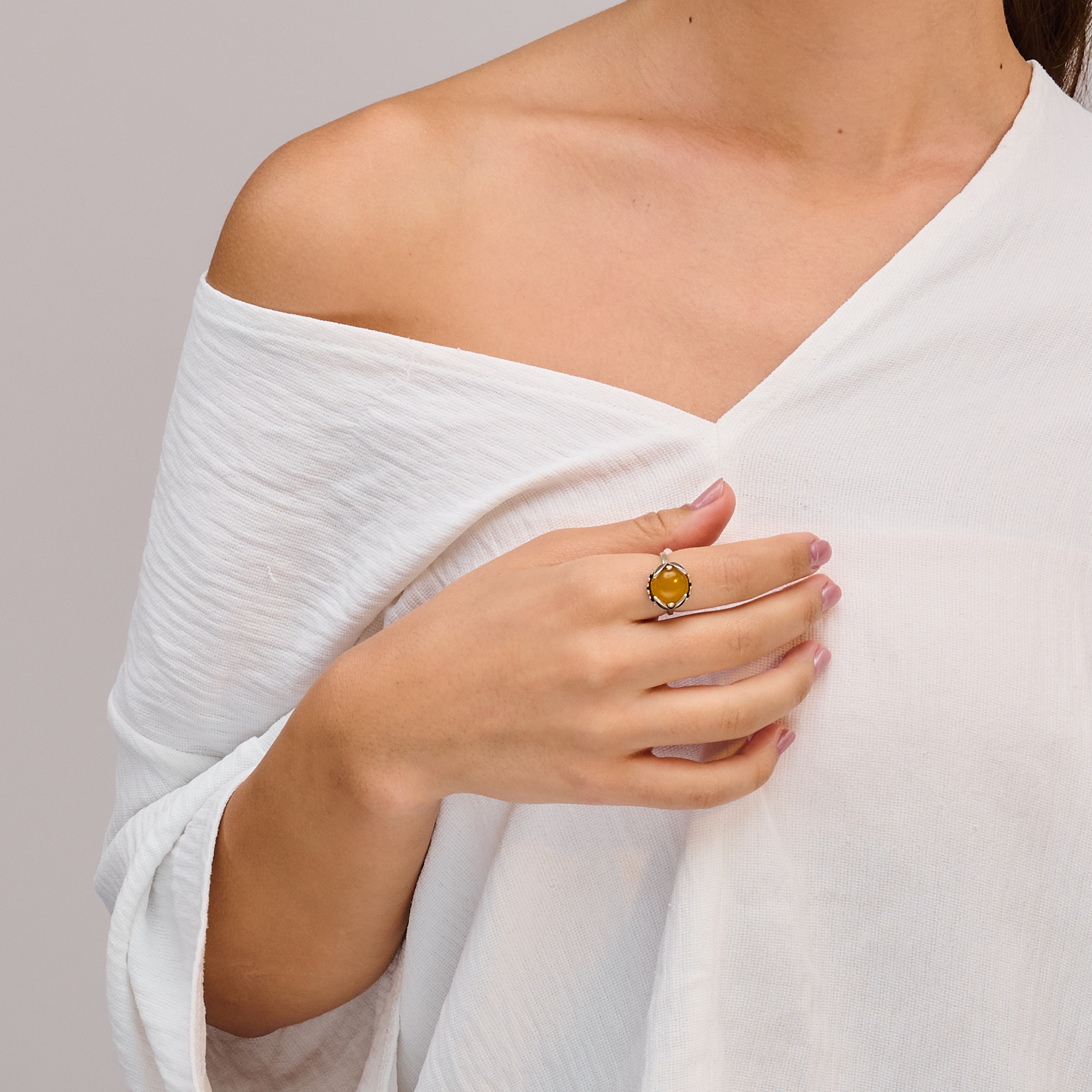 טבעת כסף בשלוב אבן אגת צהובה