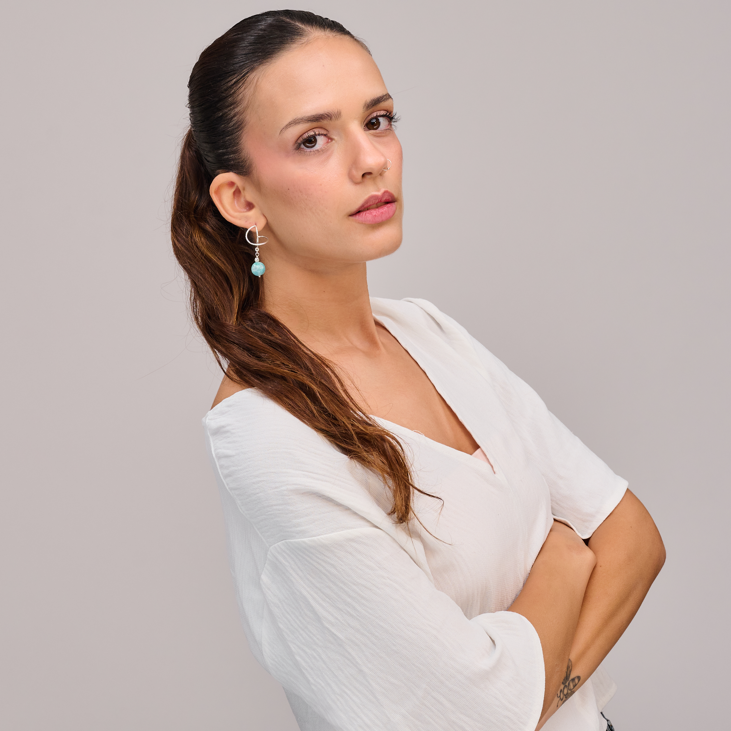 עגילי כסף אומגה עם אמזנייט