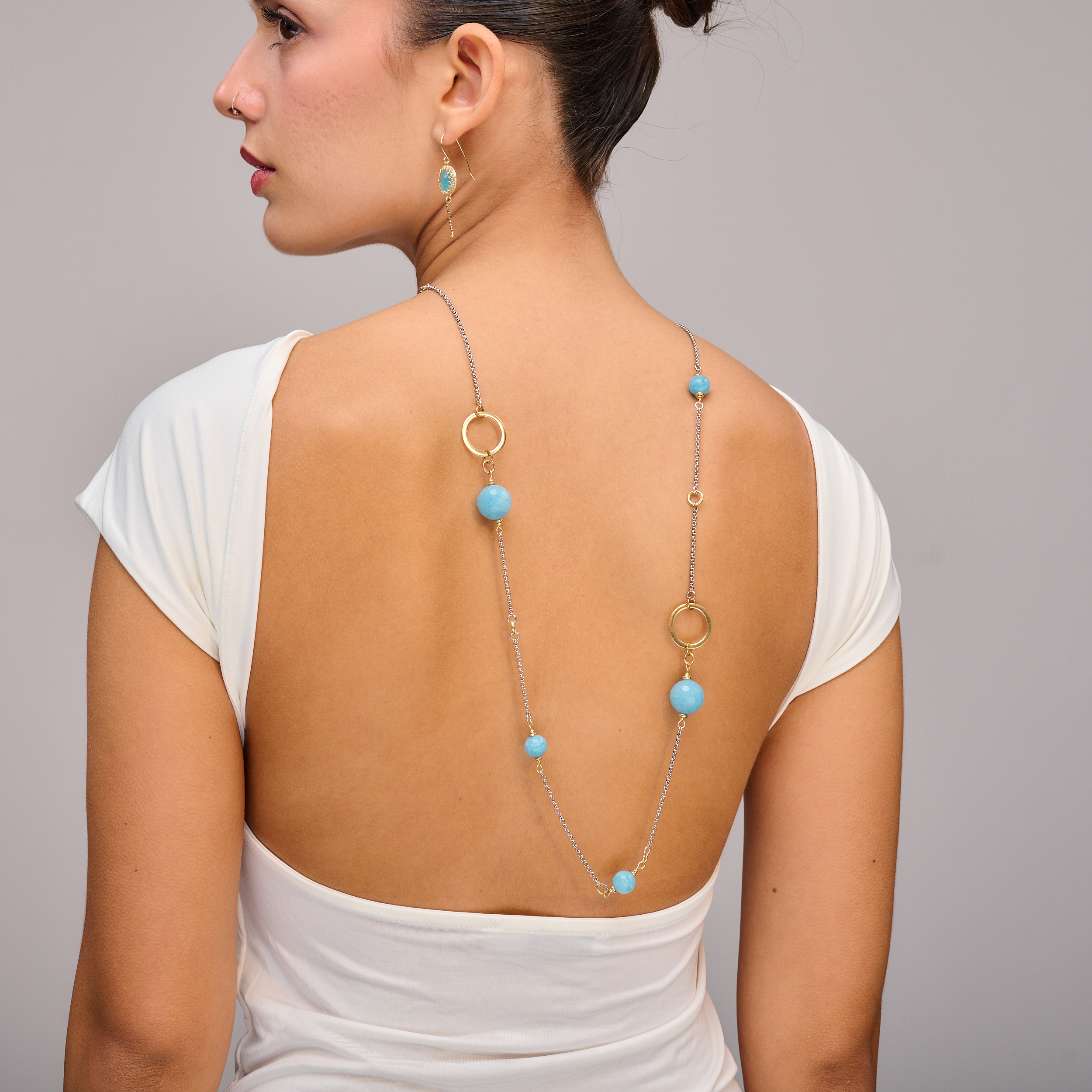 שרשרת ארוכה עם אגת תכלת