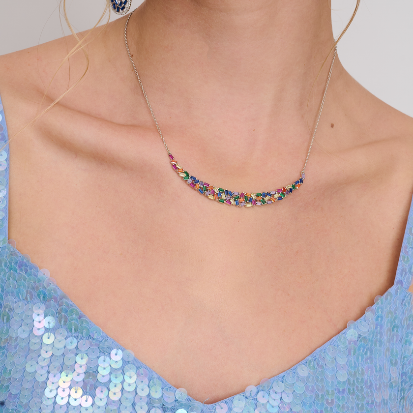 פריט חובה לאוהבות סטייל עם טוויסט – תליון לב צבעוני מרהיב שתופס את העין על שרשרת כסף קלאסית. מתאים גם לשכבת תכשיטים (layering).
#layeringstyle #תכשיטיםלאישה #שרשרתטרנדית #מתנהמושלמת #שרשרתלב