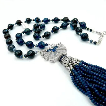 Blue spinel and agate necklace