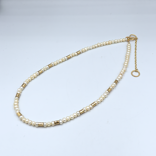 Delicate pearl necklace